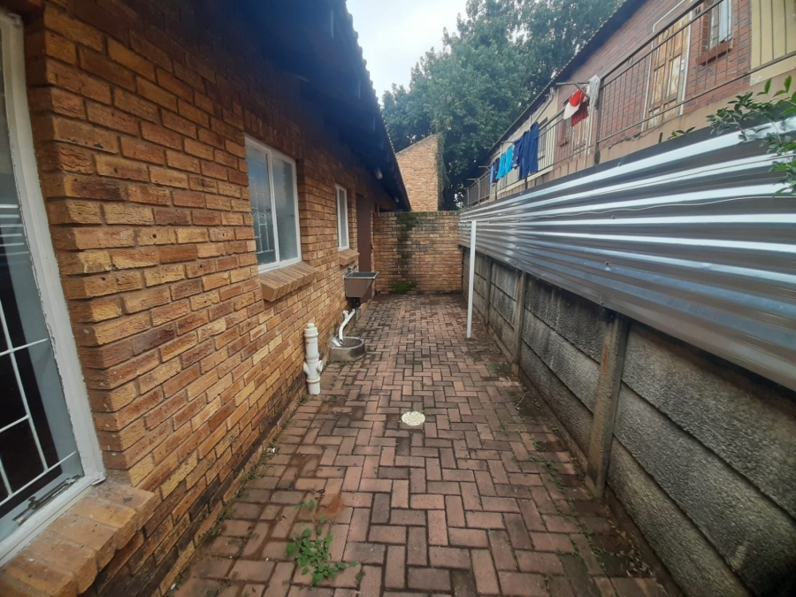 2 Bedroom Property for Sale in Lower Bo-dorp North West